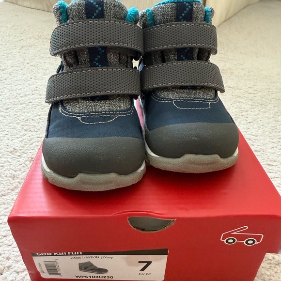 See Kai Run Atlas fleece line snow boots size 7 - Picture 1 of 4